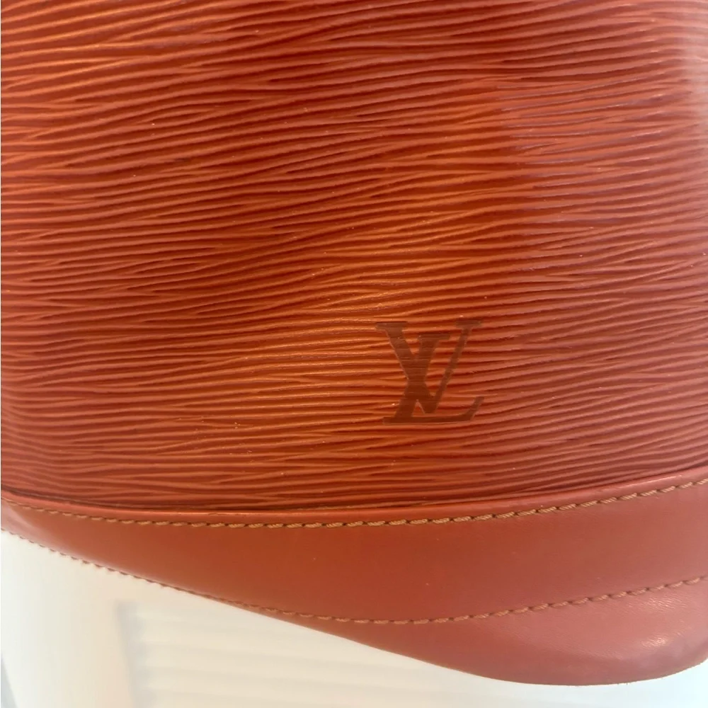 Louis Vuitton Brown Epi Bucket Bag - Picture 7 of 16